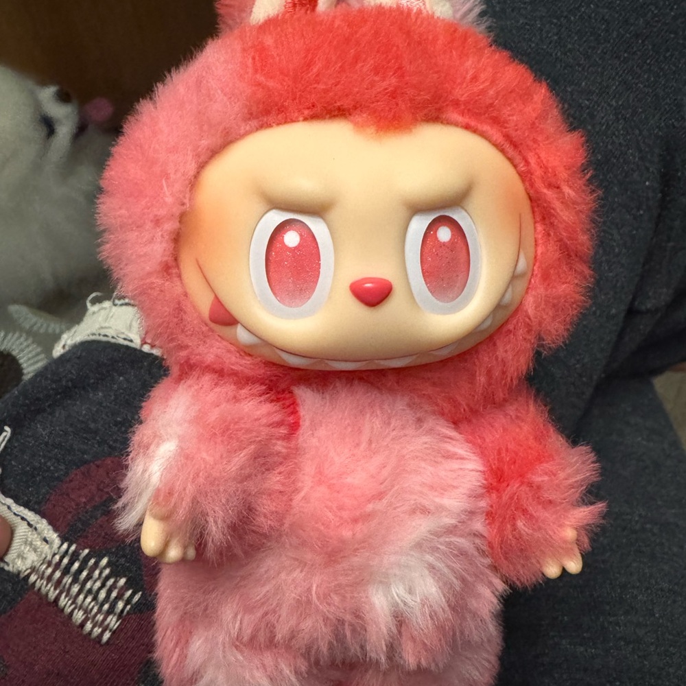 💯 Authentic shipped directly from Pop Mart!  Big Into Energy “Love”